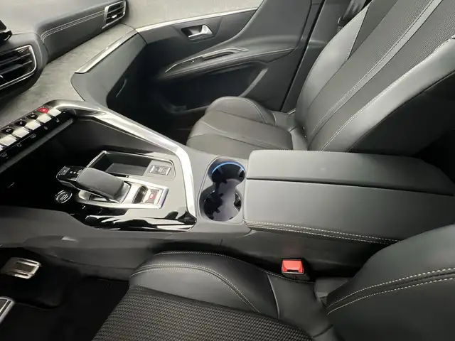 Peugeot 3008 view 16