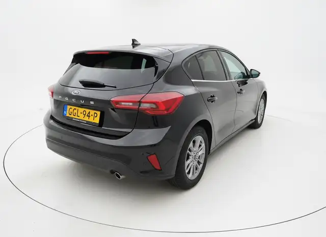 Ford Focus view 4