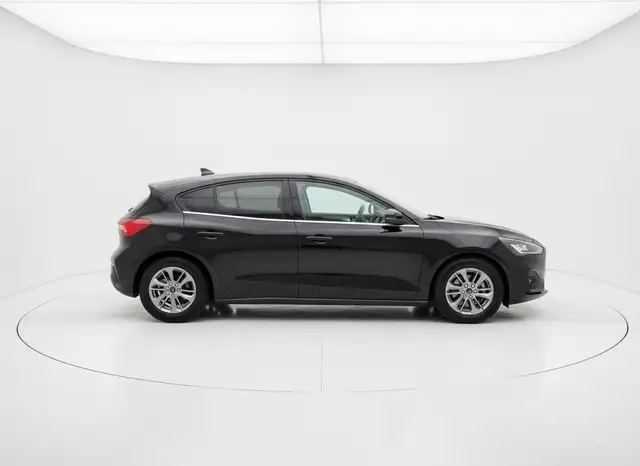 Ford Focus view 6
