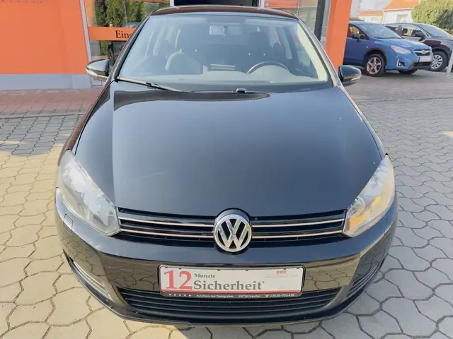 Volkswagen Golf view 2
