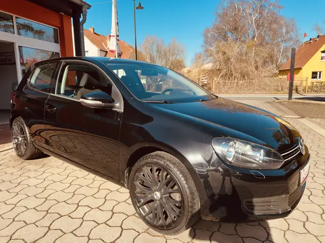 Volkswagen Golf view 3