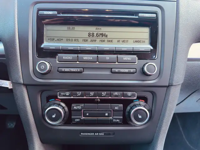 Volkswagen Golf view 9