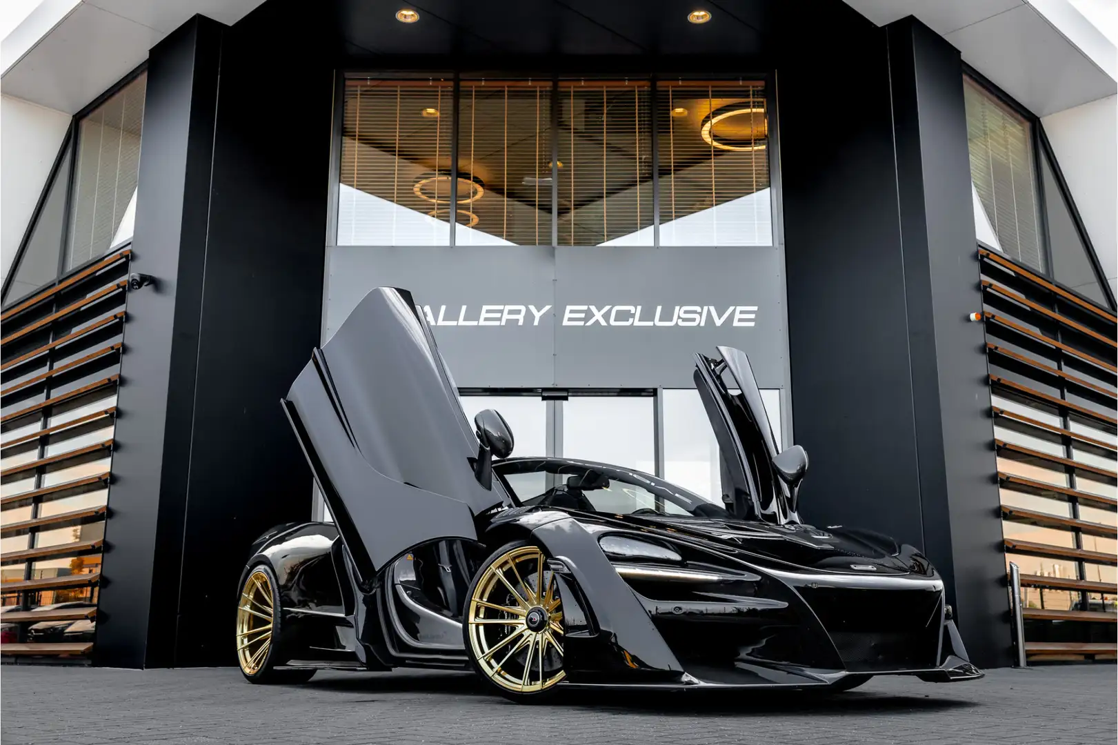 McLaren 720S Spider - N-Largo 1 of 15 4.0 V8 - Lift | B&W | Car Schwarz - 1