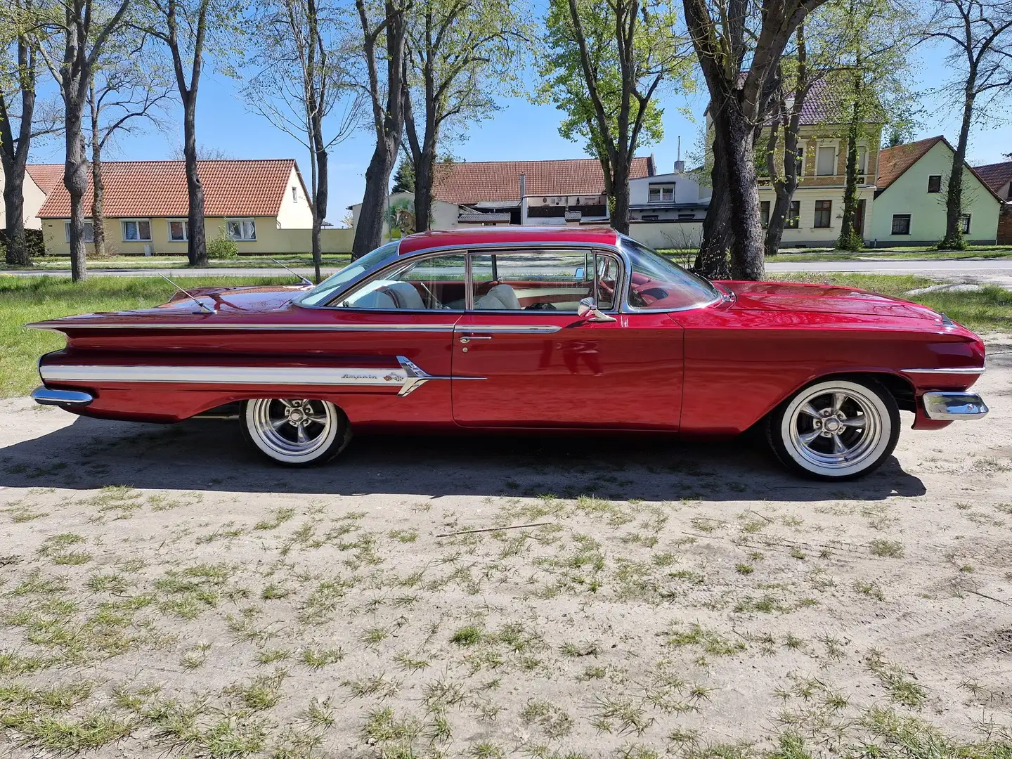 Chevrolet Impala Coupe Rot - 2