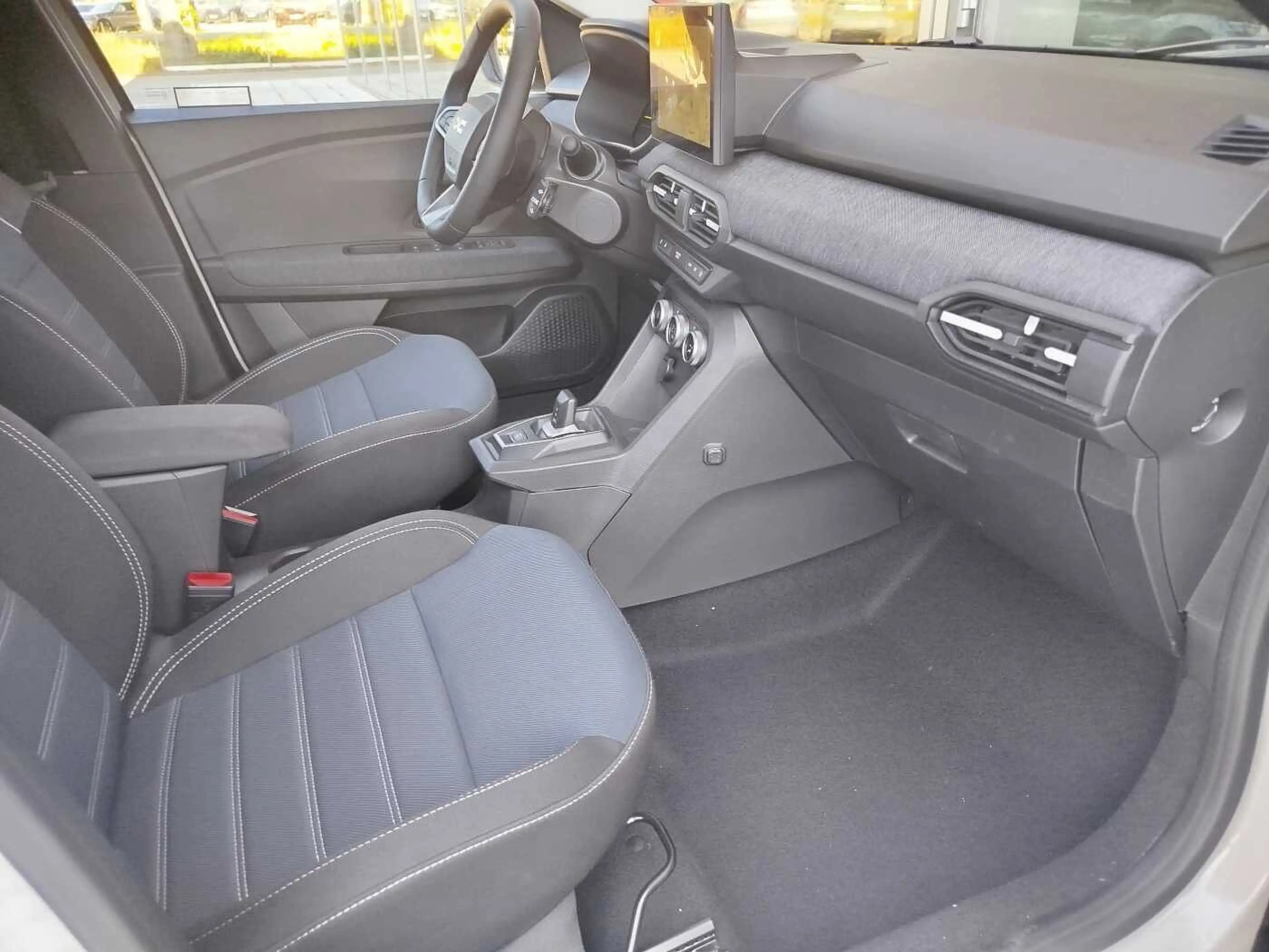 Dacia Jogger Journey 1.8 Hybrid 155 5-Sitzer AHK/VOLL — photo 10