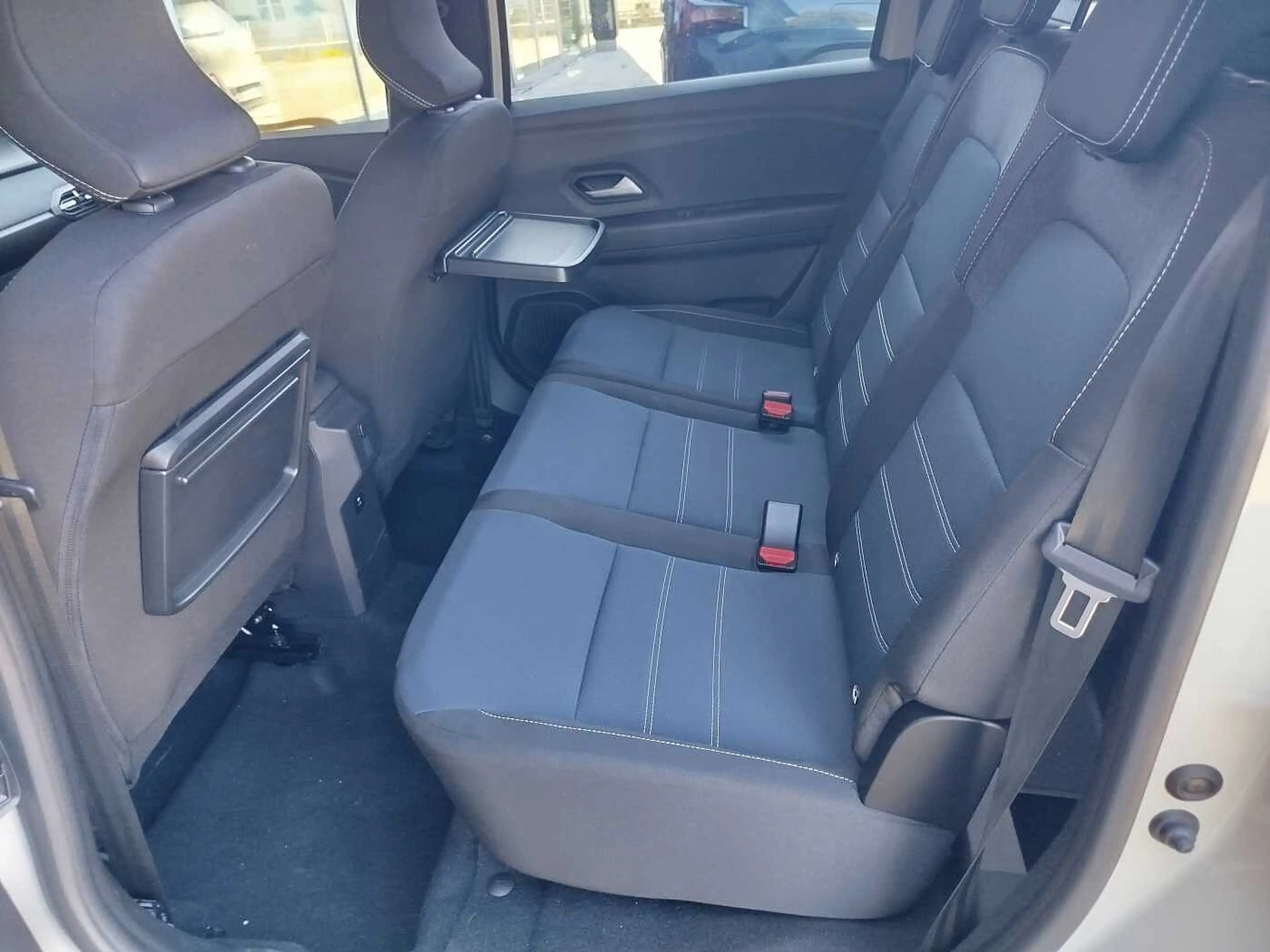 Dacia Jogger Journey 1.8 Hybrid 155 5-Sitzer AHK/VOLL — photo 11