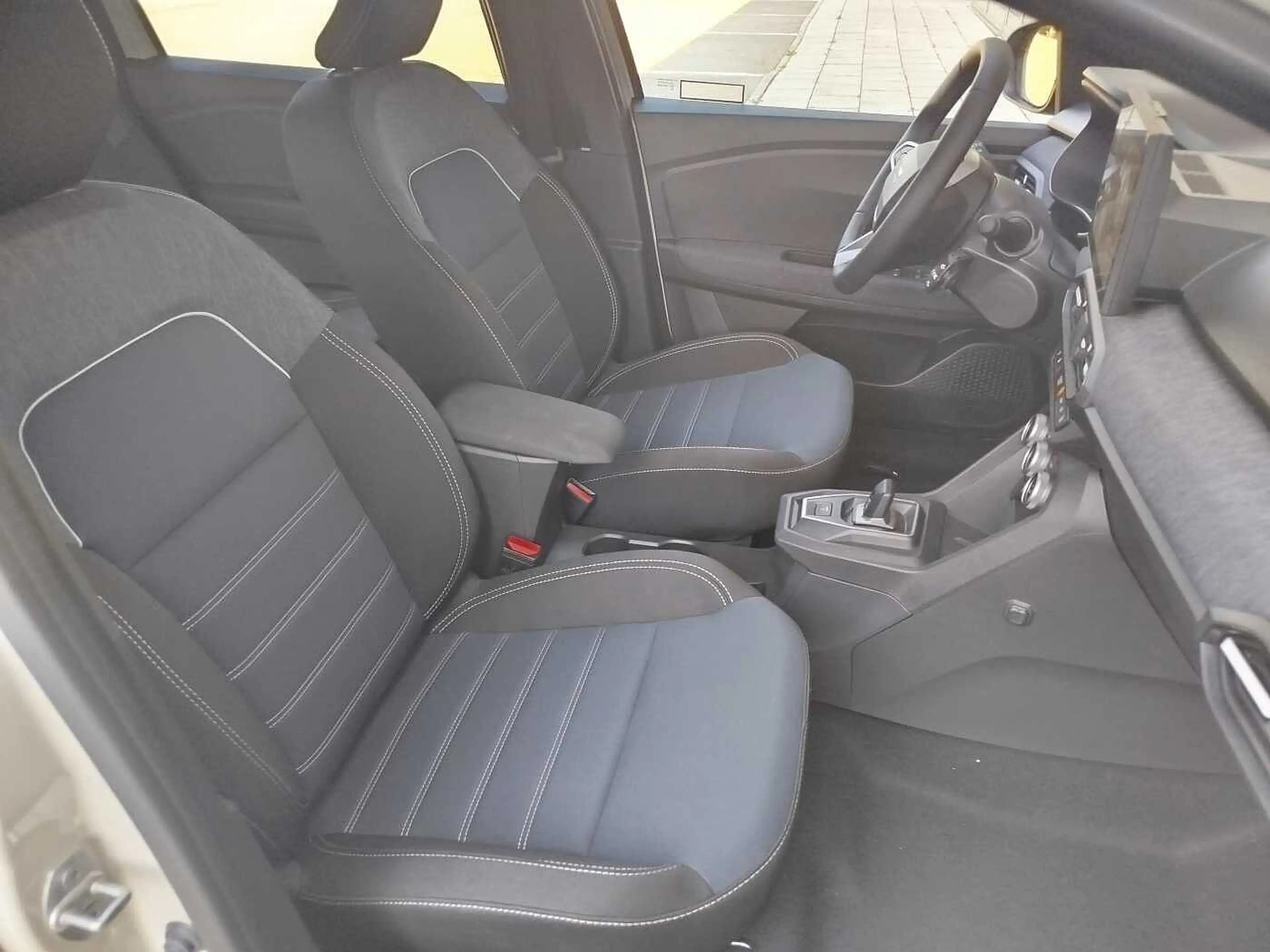 Dacia Jogger Journey 1.8 Hybrid 155 5-Sitzer AHK/VOLL — photo 9