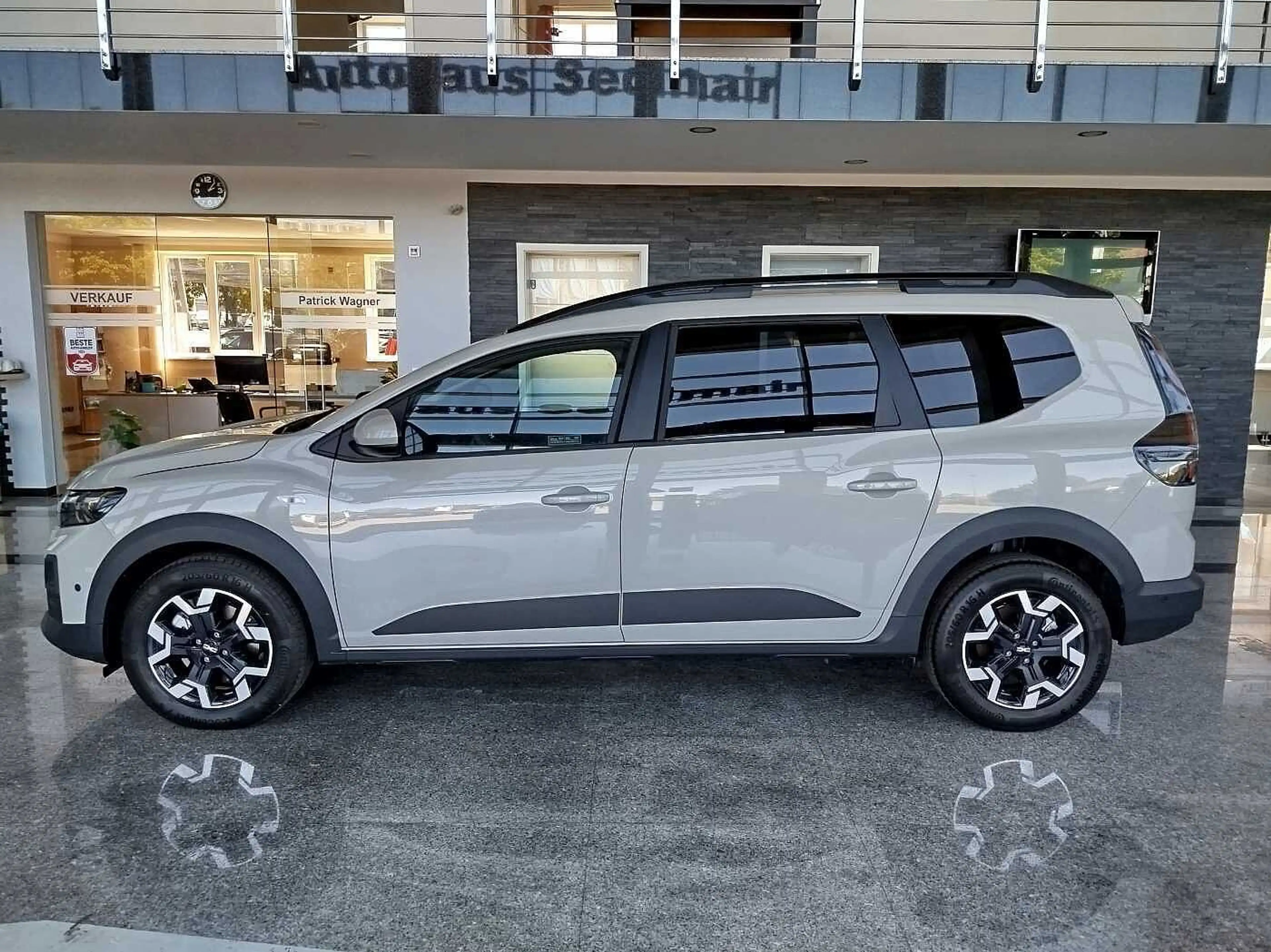 Dacia Jogger Journey 1.8 Hybrid 155 5-Sitzer AHK/VOLL — photo 5