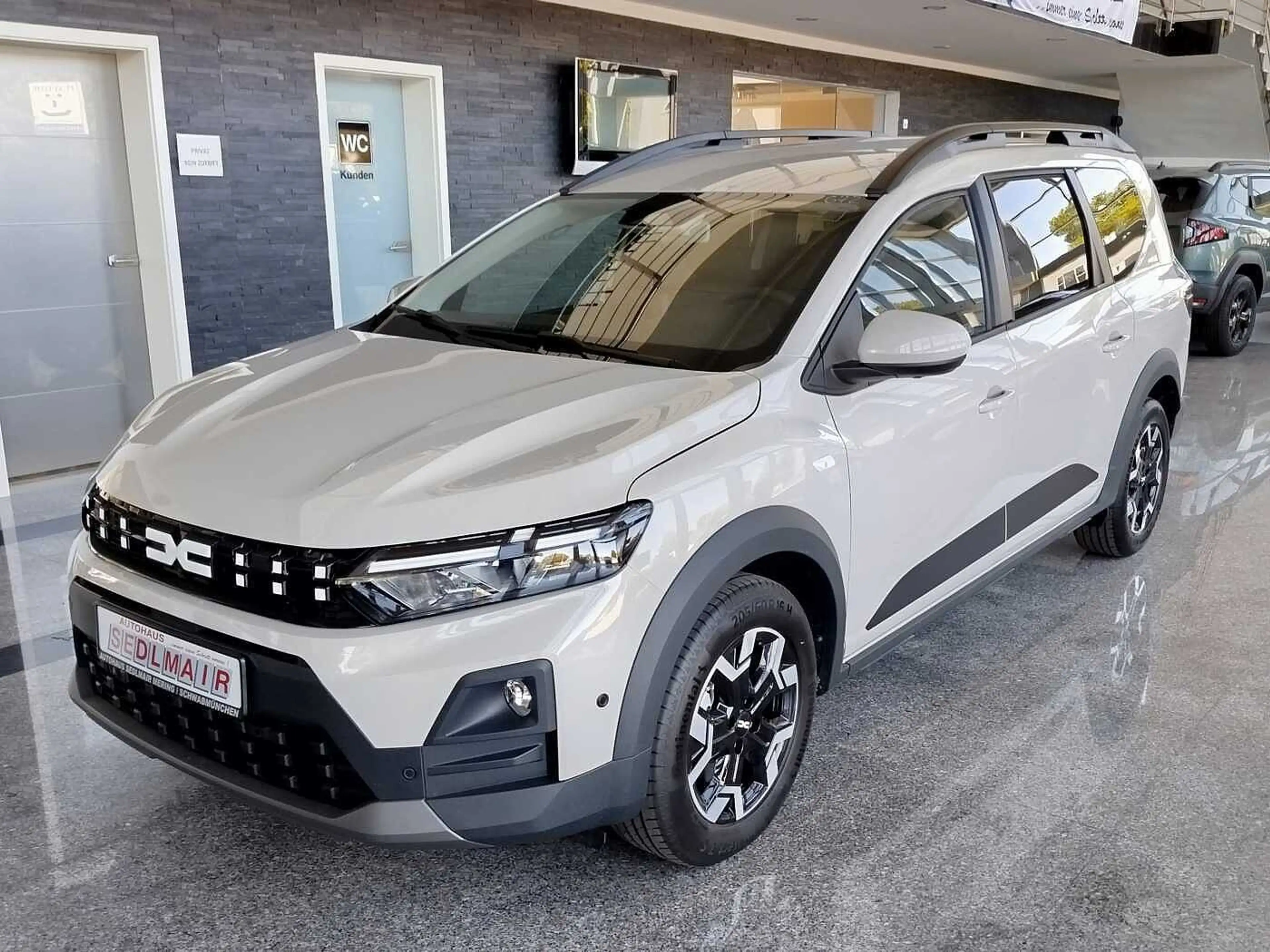 Dacia Jogger Journey 1.8 Hybrid 155 5-Sitzer AHK/VOLL