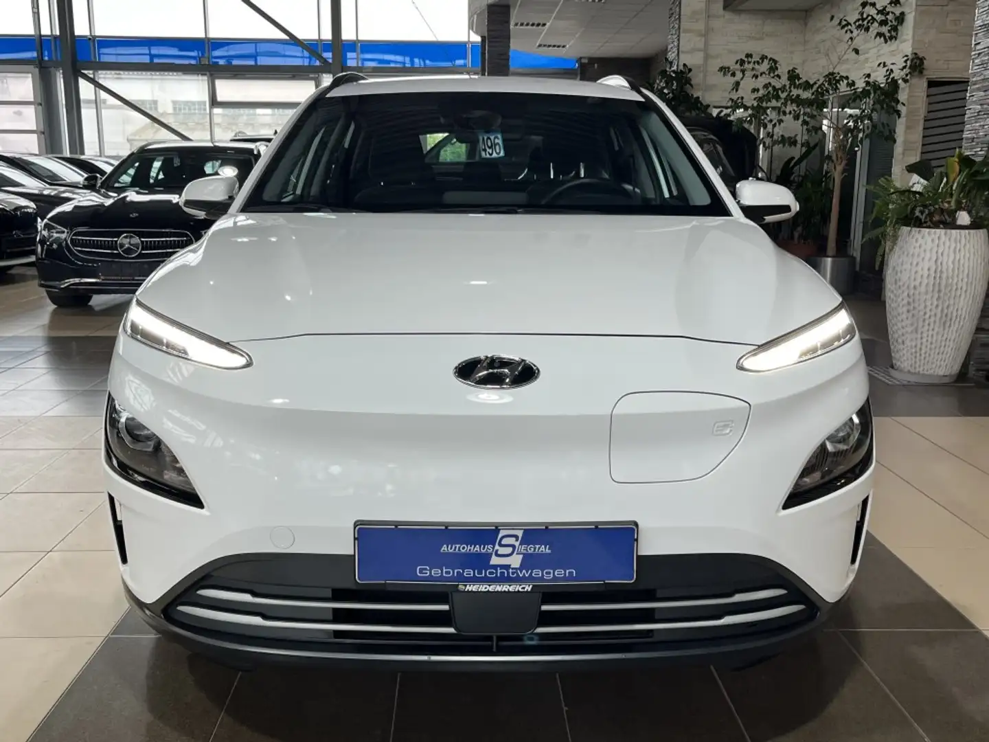 Hyundai KONA Select Elektro digCockpit ACC R.Cam PDC SHZ Weiß - 2