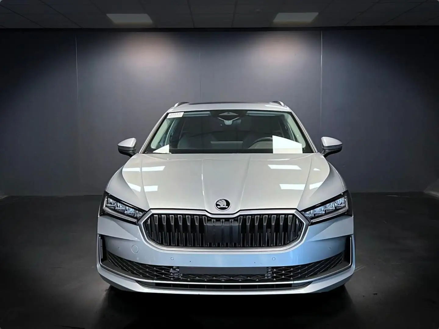 Skoda Superb 1.5 TSI Hybrid DSG Wagon Selection Argento - 2