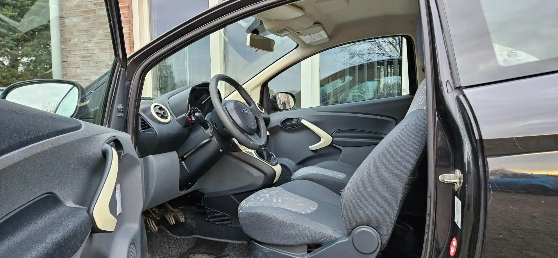 Ford Ka/Ka+ 1.2 Trend Inruilkoopje! Nieuwe Apk! Negro - 2