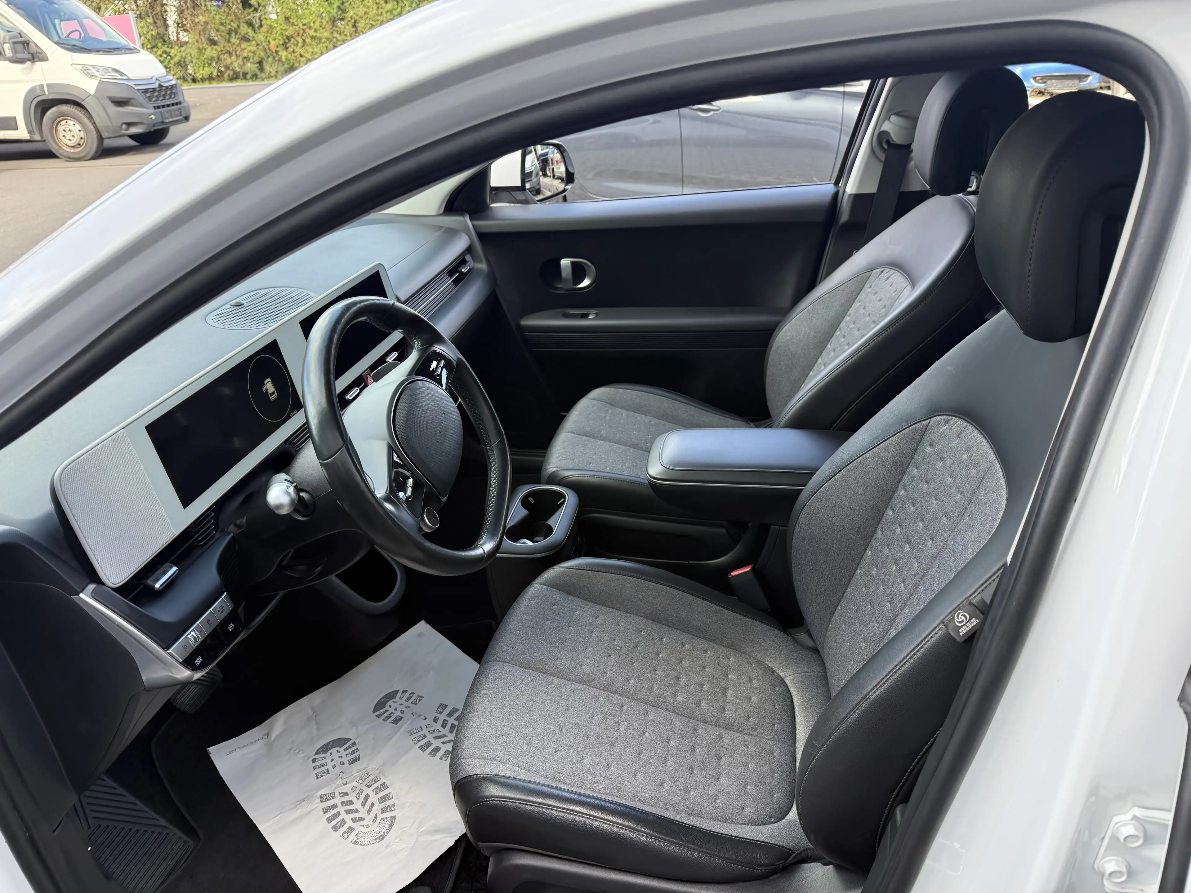 Hyundai IONIQ 5 — photo 10