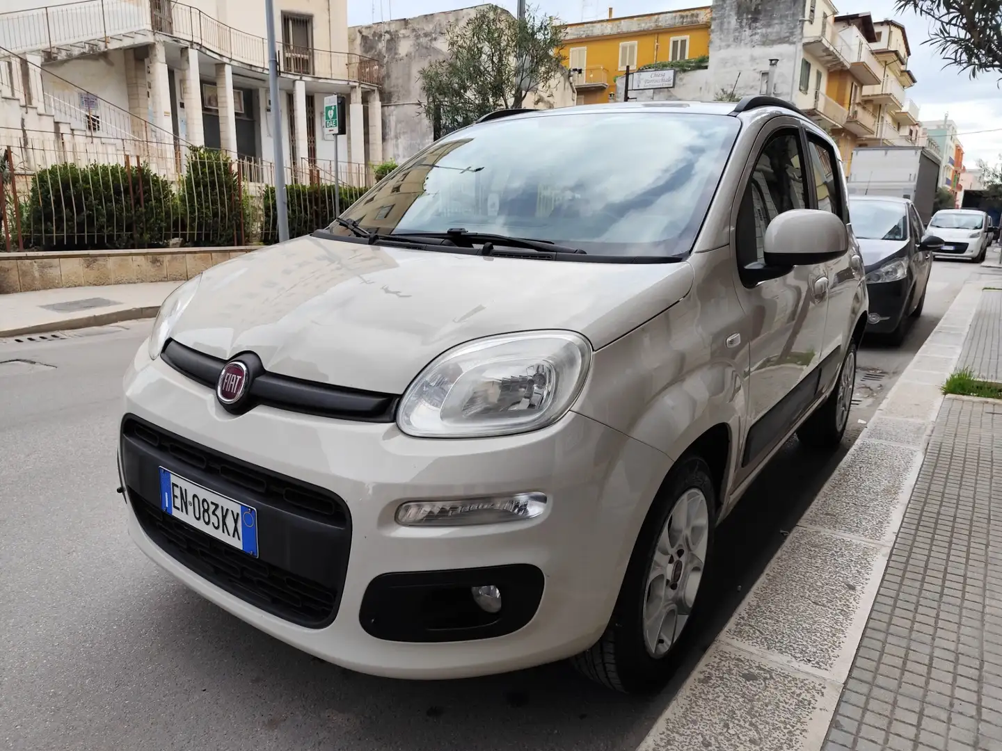 Fiat Panda 0.9 TwinAir Turbo Natural Power Lounge Beige - 2