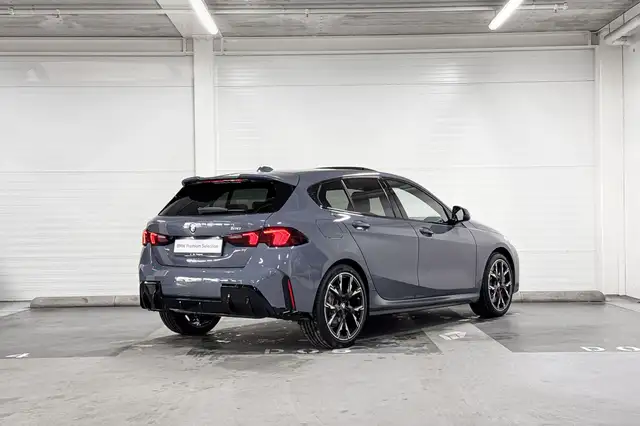 BMW 1 Series view 7