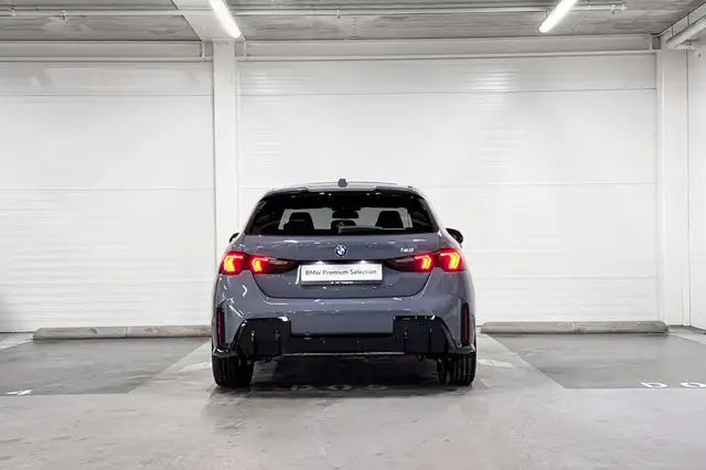 BMW 1 Series view 8