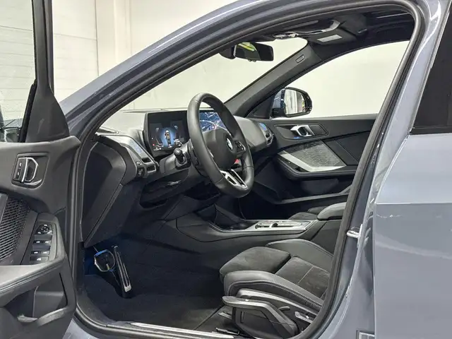 BMW 1 Series view 9