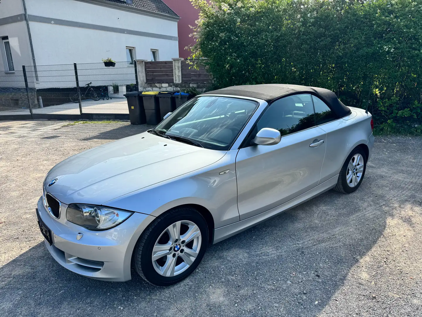 BMW 120 120d Cabrio Gümüş rengi - 1