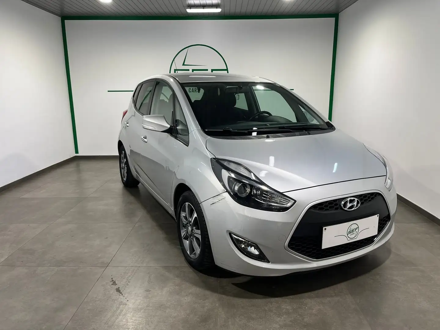 Hyundai iX20 ** 1.6 CRDi ** GPS ** Garantie 12 mois ** Gris - 1
