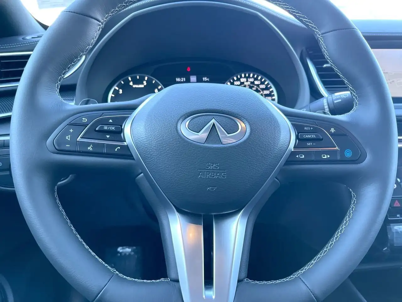 Infiniti QX50 снимка Infiniti QX50