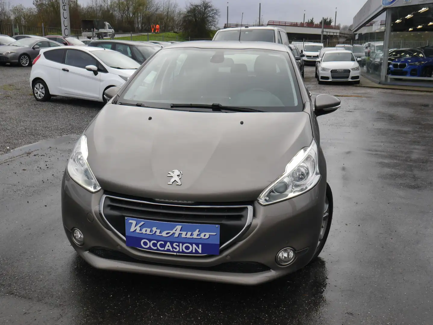 Peugeot 208 208 1.6i AUTOM*GPS*CLIM* Beige - 1