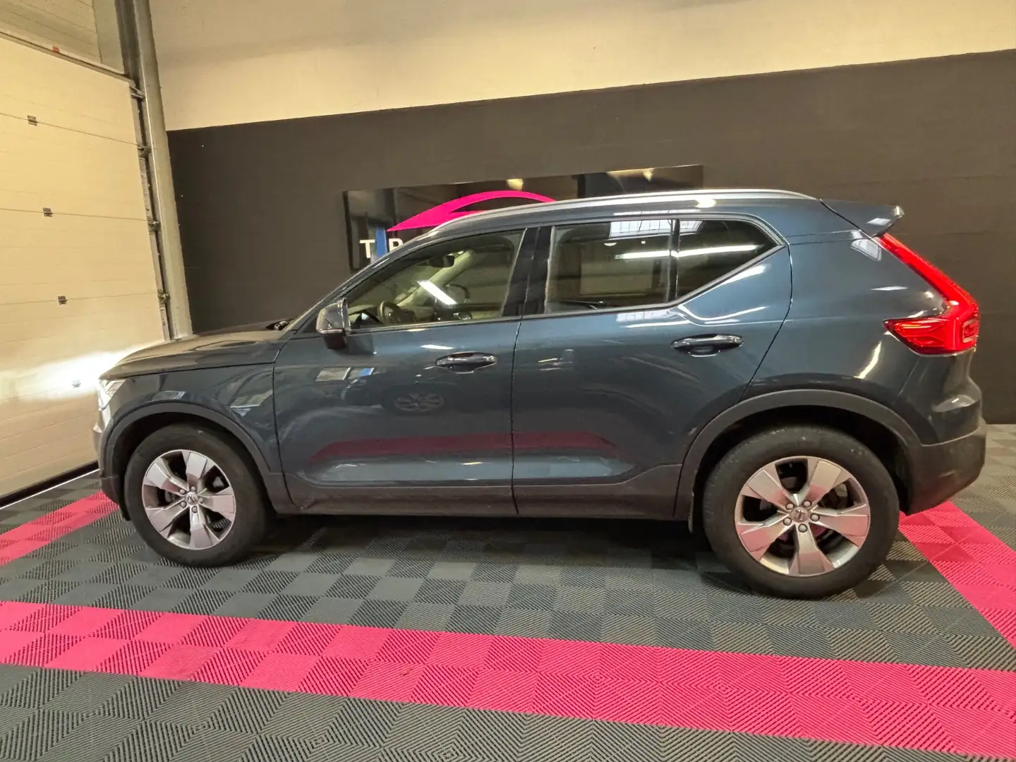 Volvo XC40 XC40 T2 129 ch Geartronic 8 Momentum Business Bleu - 2