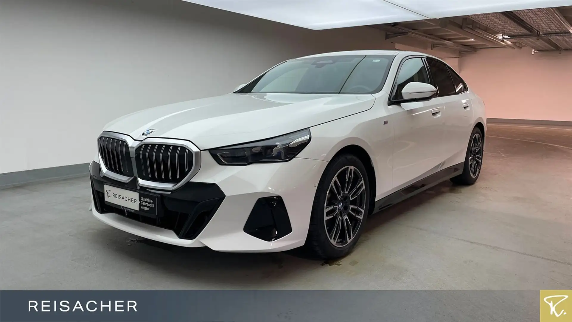 BMW 520 d A Lim M-Sport,AHK,DAProf,Autom Weiß - 1