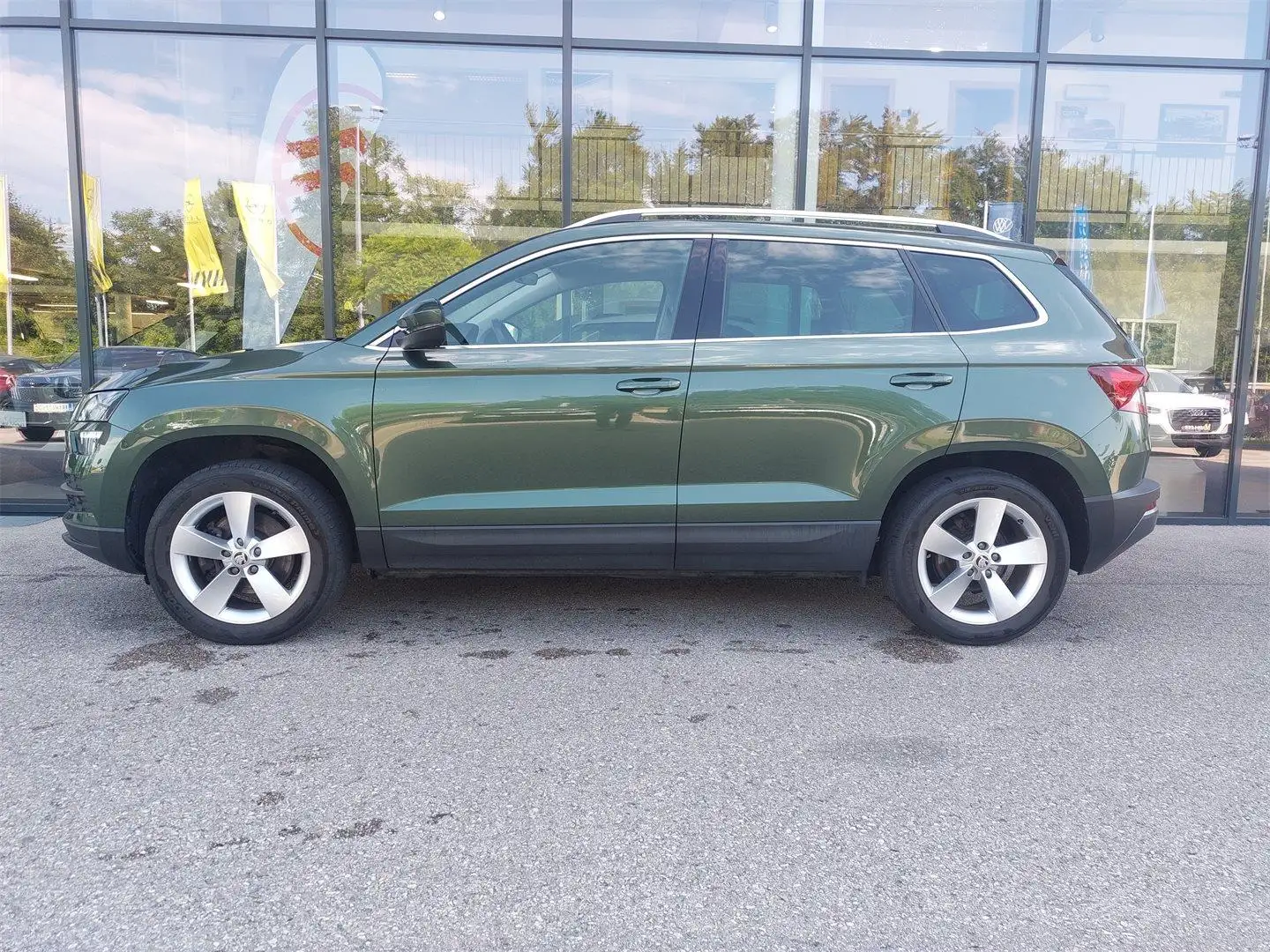 Skoda Karoq 1,0 TSI Ambition ,8 fach Grün - 2