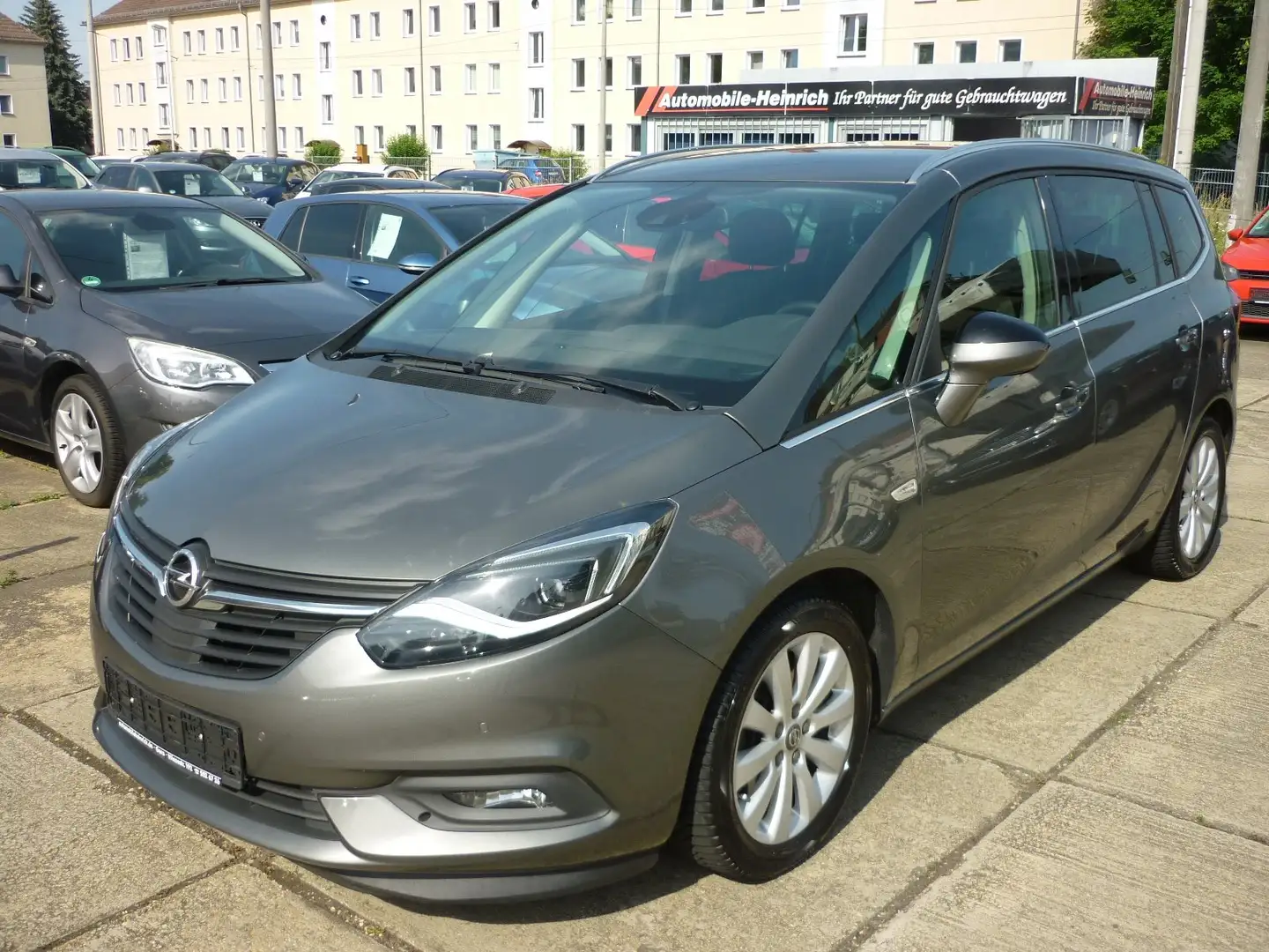 Opel Zafira 2.0 Start/Stop Innovation 7-Sitzer! NAVi! AHK! Grau - 1