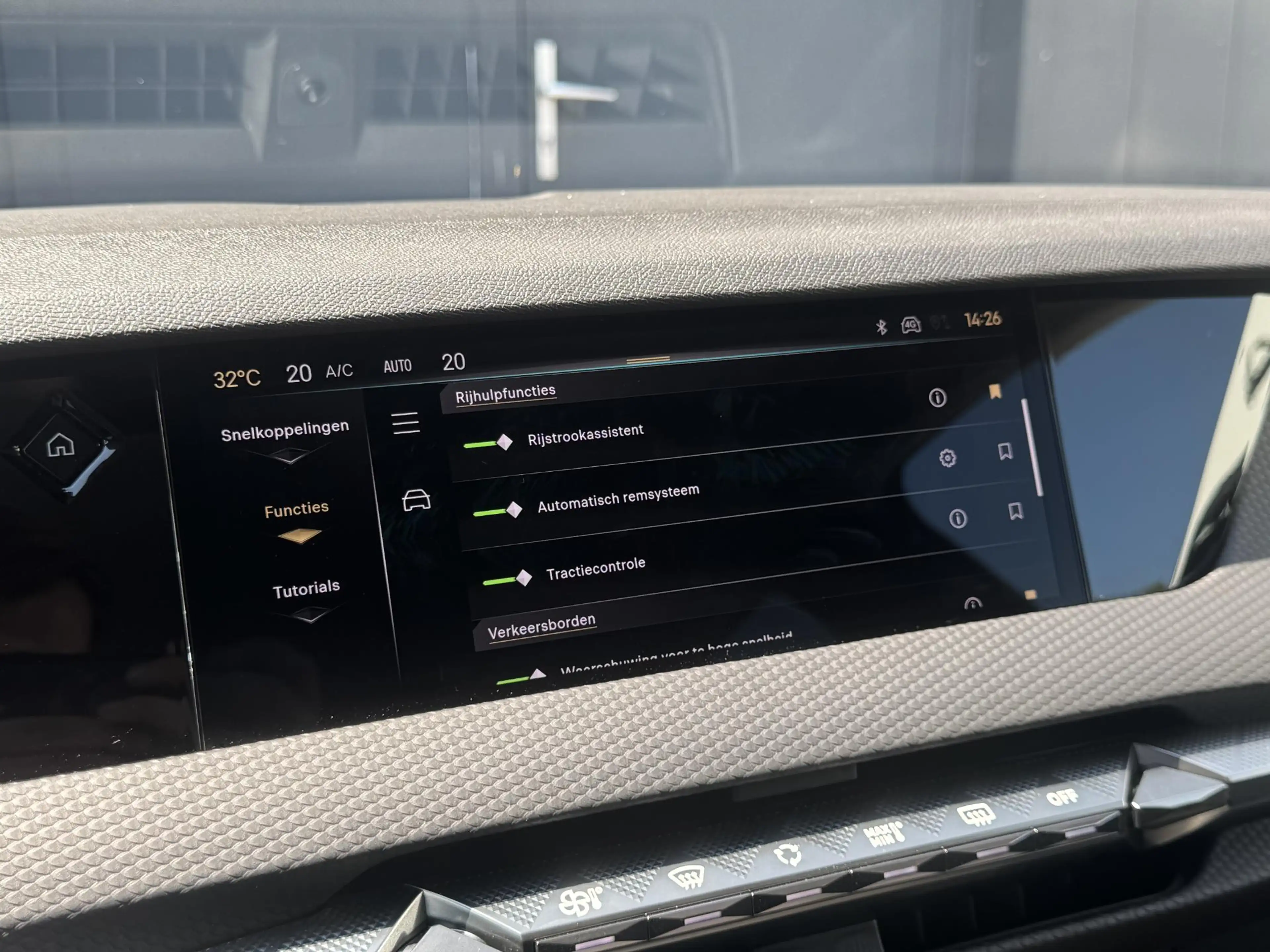 DS Automobiles DS 4 No E-Tense Pallas Comfort Tech Pack 58.3 kWh | Rij — photo 13