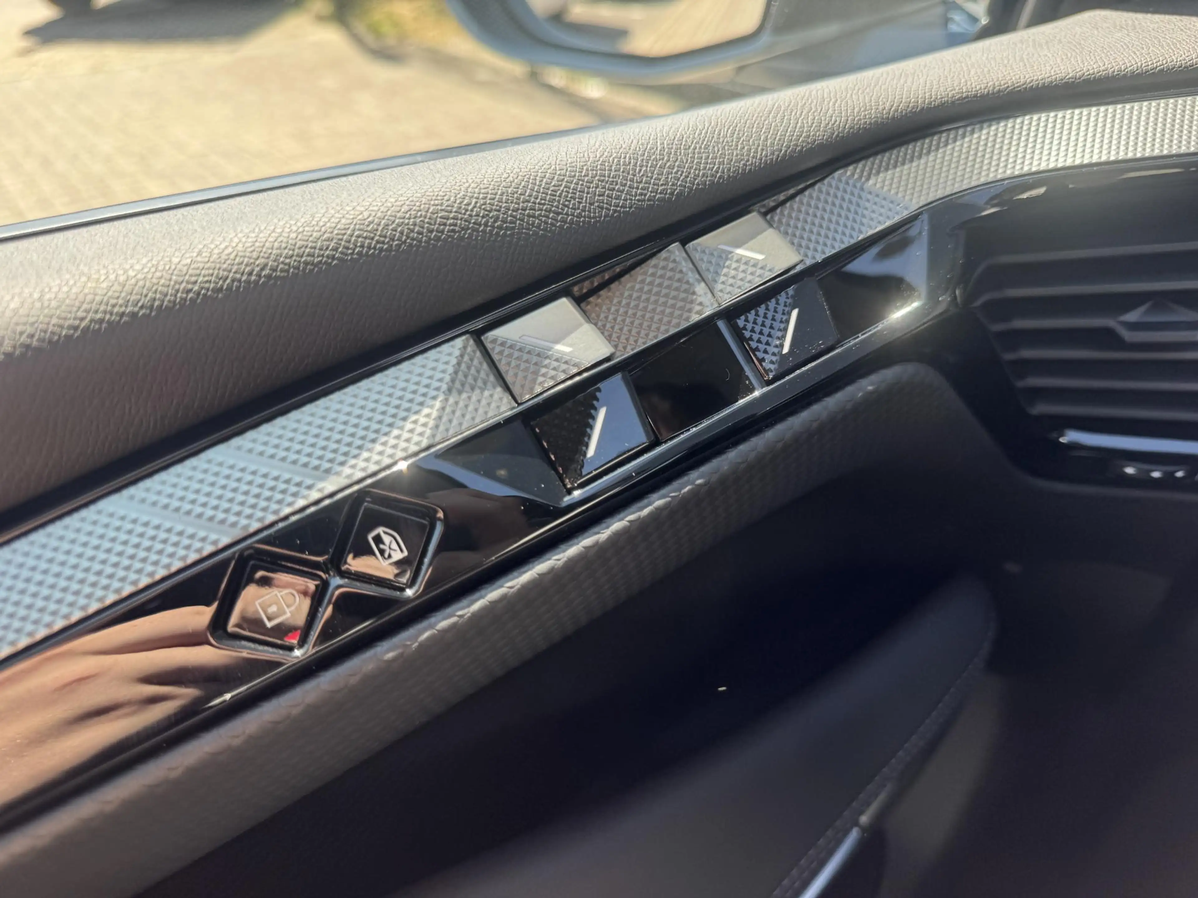 DS Automobiles DS 4 No E-Tense Pallas Comfort Tech Pack 58.3 kWh | Rij — photo 21
