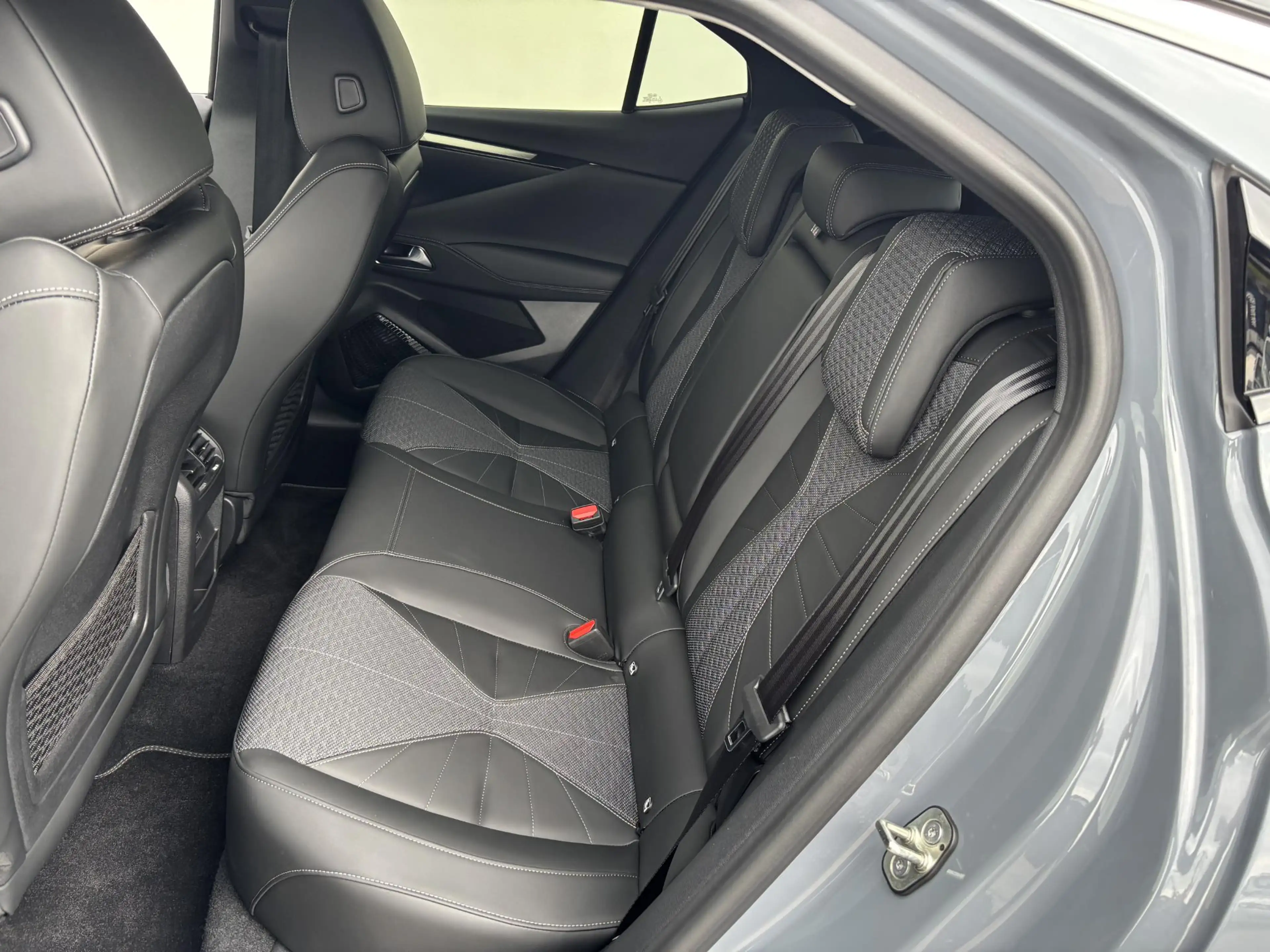 DS Automobiles DS 4 No E-Tense Pallas Comfort Tech Pack 58.3 kWh | Rij — photo 5