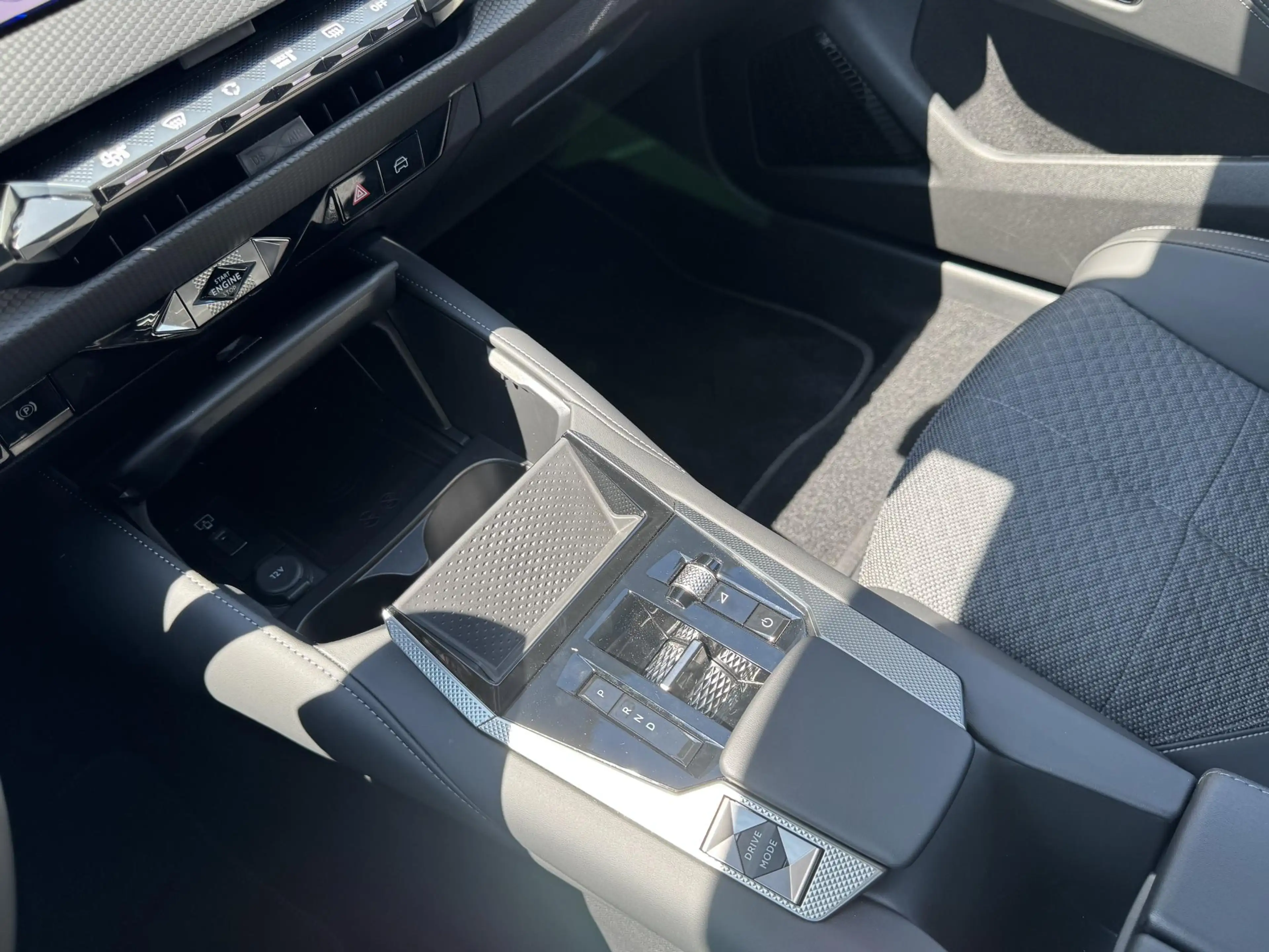 DS Automobiles DS 4 No E-Tense Pallas Comfort Tech Pack 58.3 kWh | Rij — photo 11
