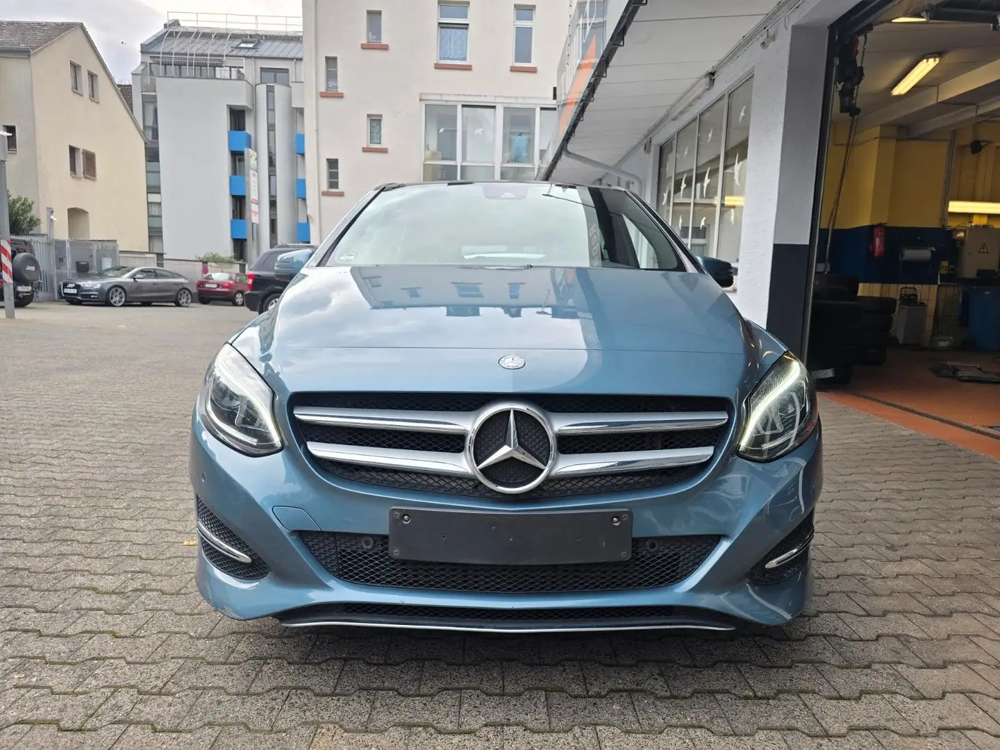 Mercedes-Benz B 220 4Matic NAVI*PANORAMA*KAMERA*1. HAND Blau - 2