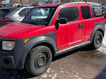 4dr 2WD Manual w-Y Pkg