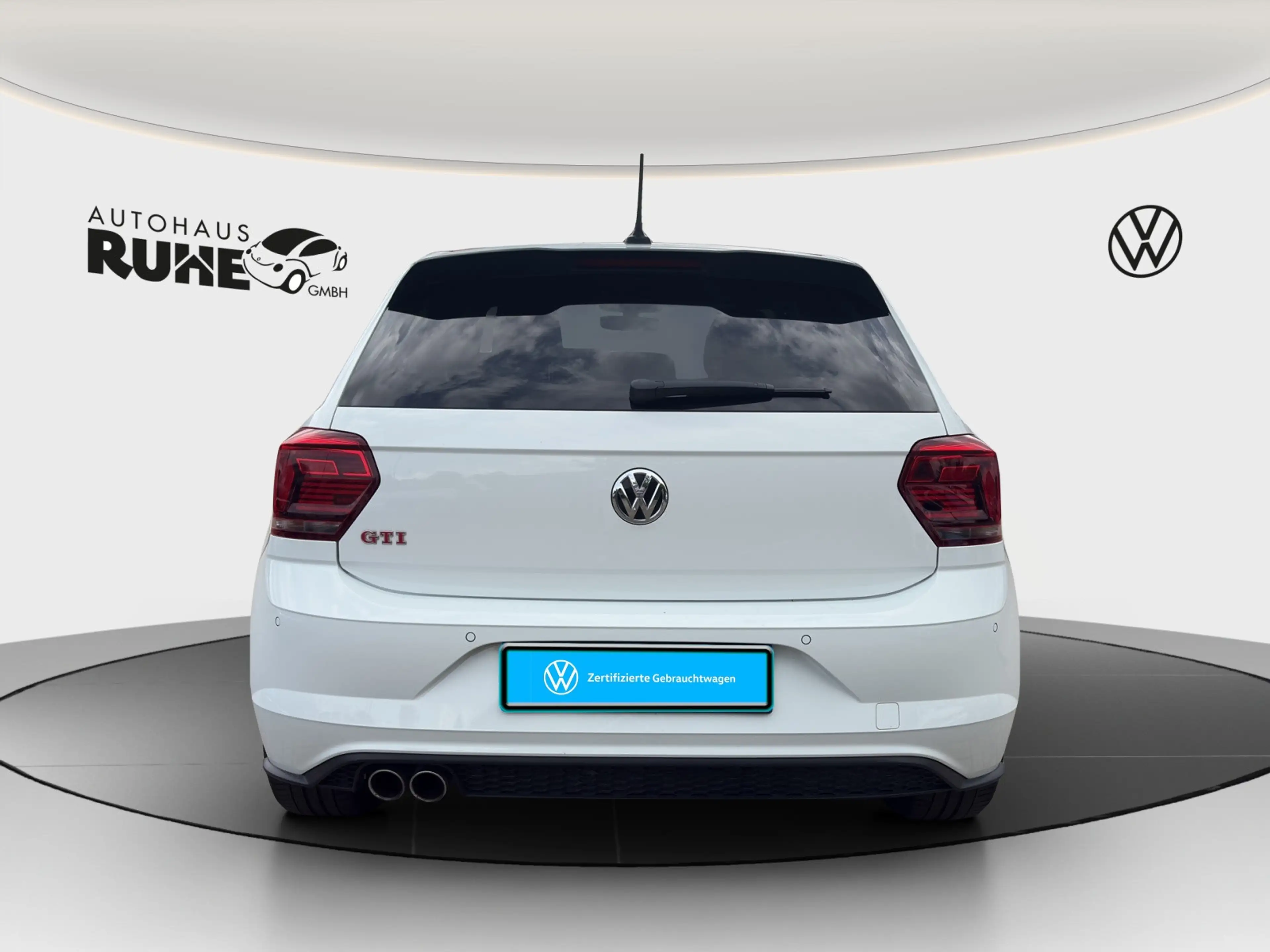Volkswagen Polo GTI 2.0 TSI 147 kW DSG — photo 4