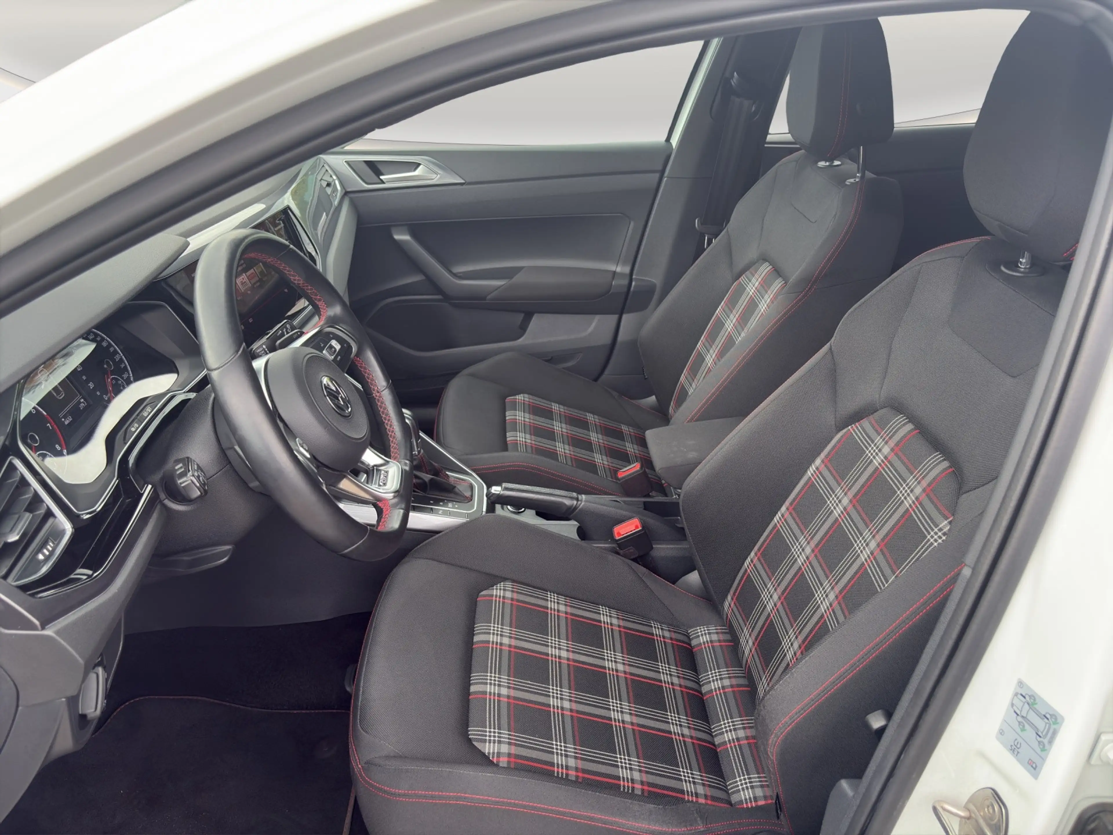 Volkswagen Polo GTI 2.0 TSI 147 kW DSG — photo 11