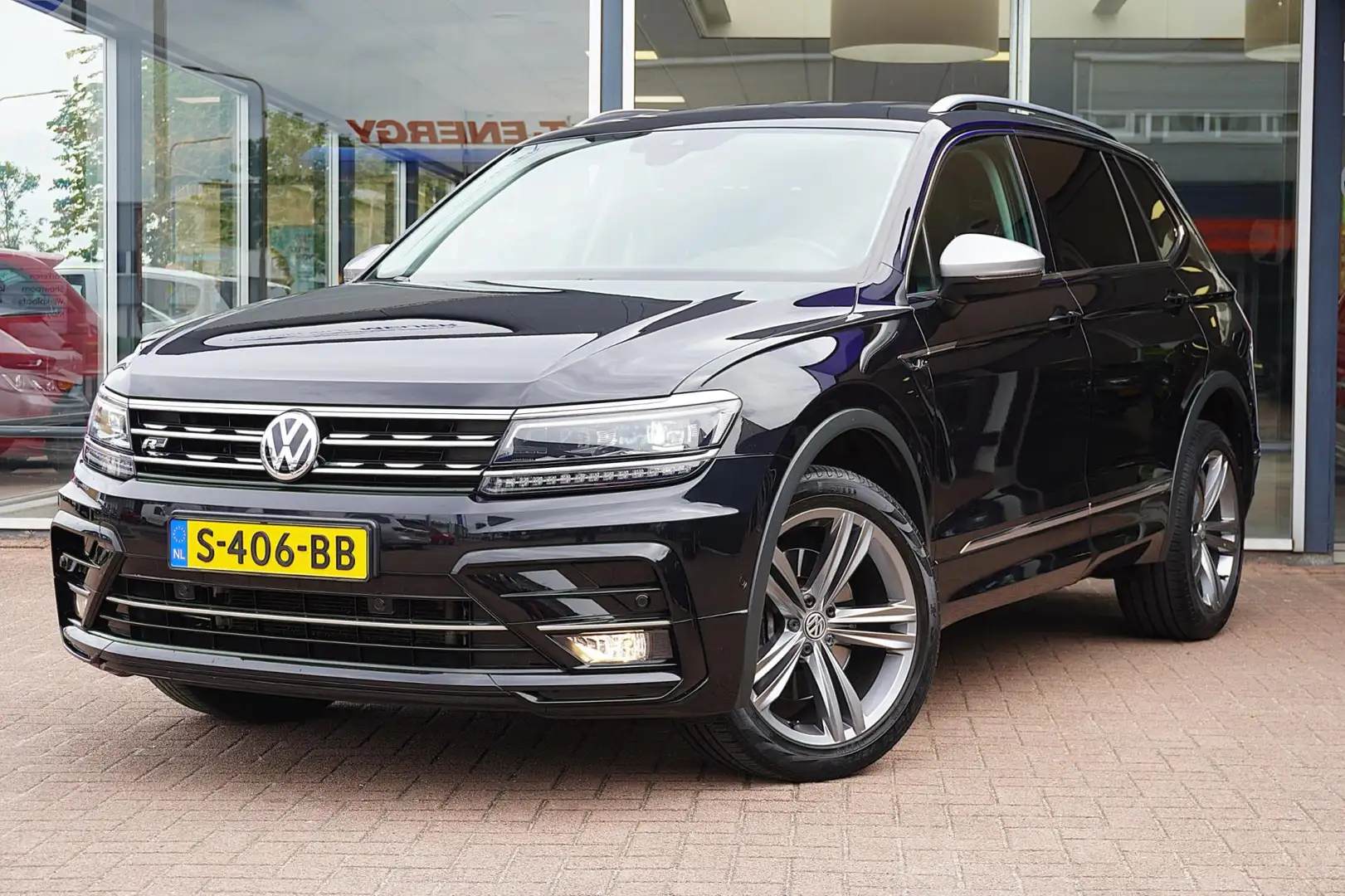 Volkswagen Tiguan Allspace 2.0 TSI 4Motion Highline Business Rline 7persoons Zwart - 1