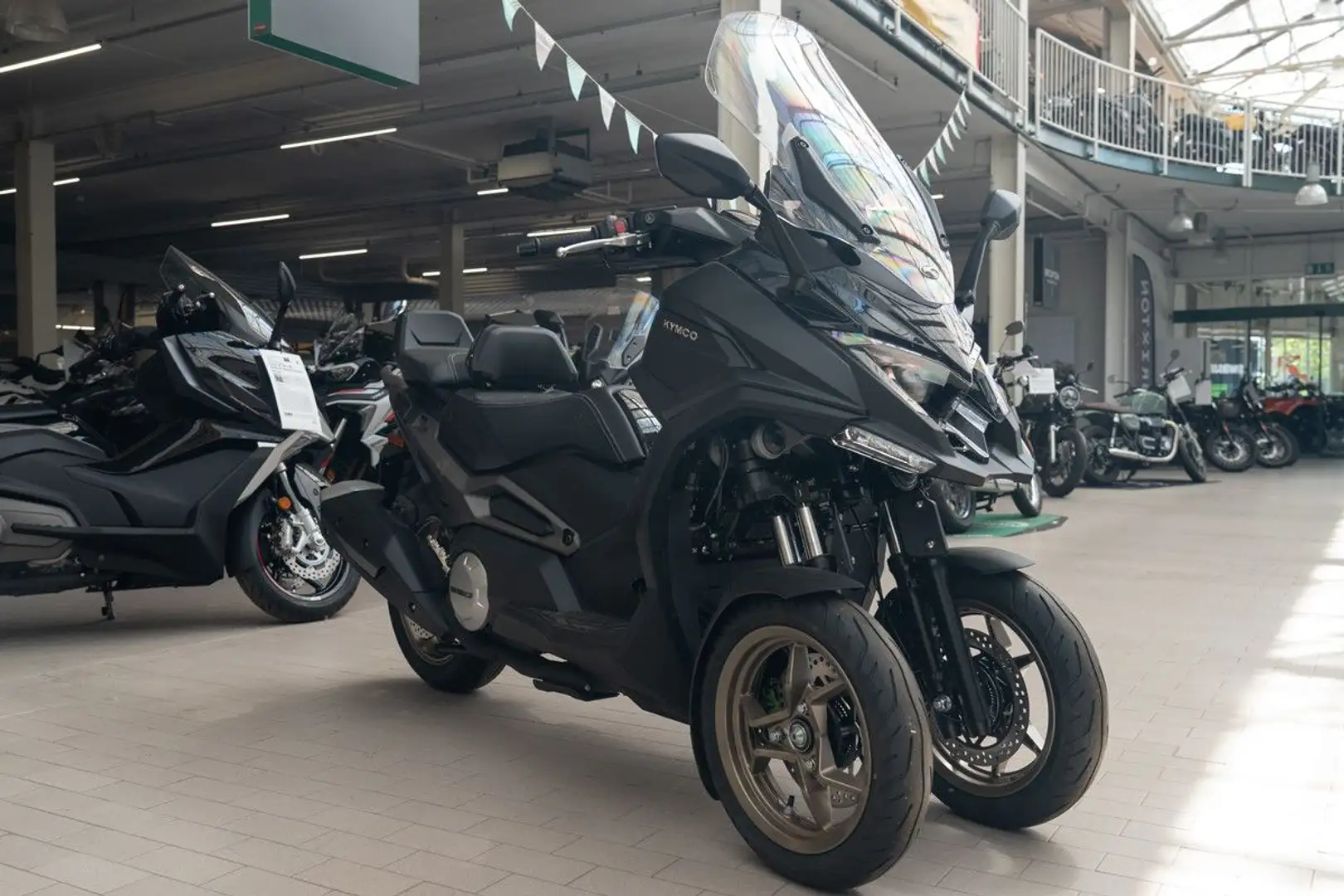 Kymco CV3 550i ABS, sofort lieferbar, Lieferservice Zwart - 2