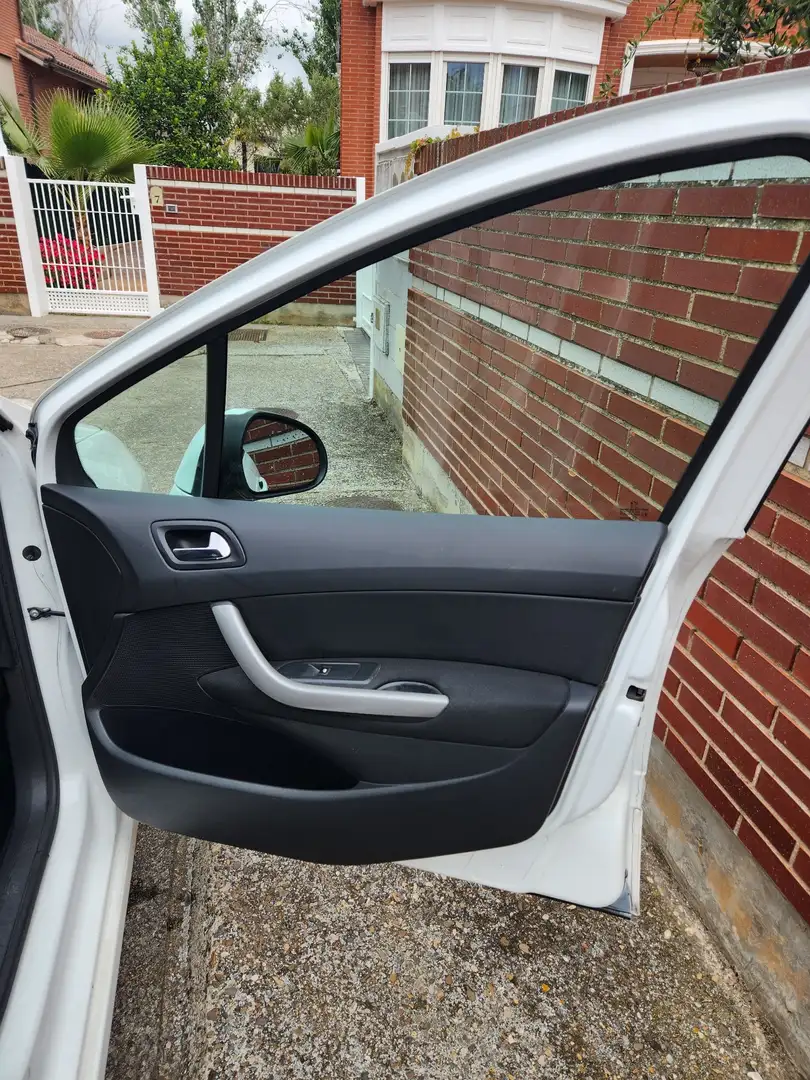 Peugeot 308 1.6HDI Confort - 2