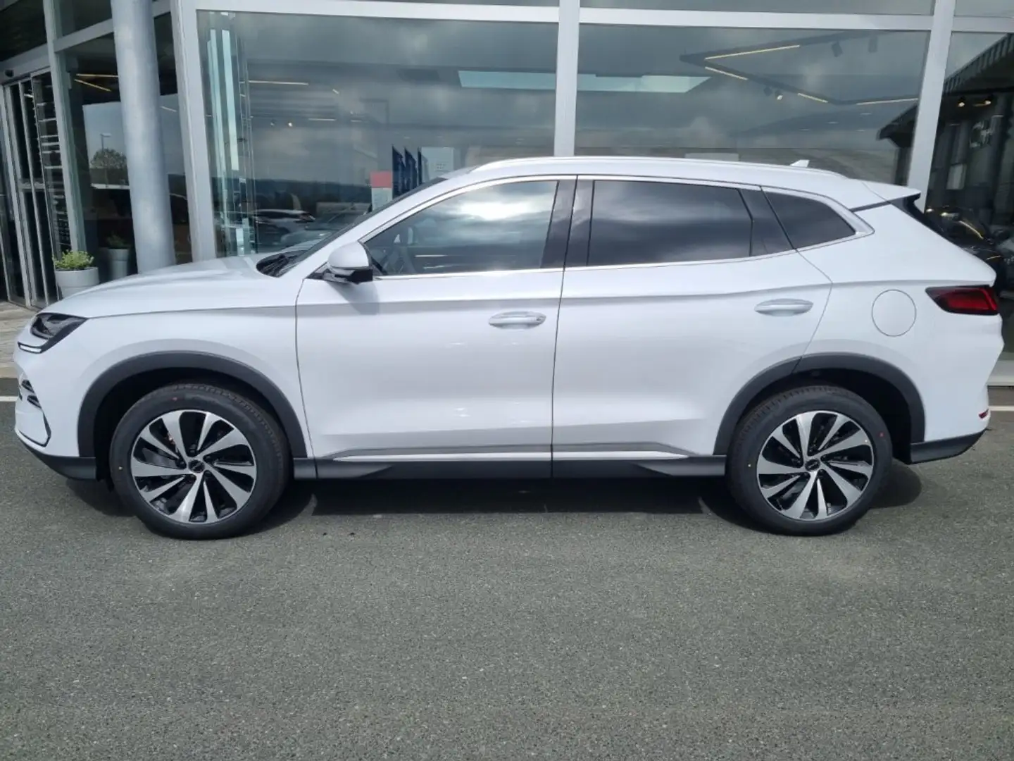BYD Seal U DM-i Design AWD Weiß - 2