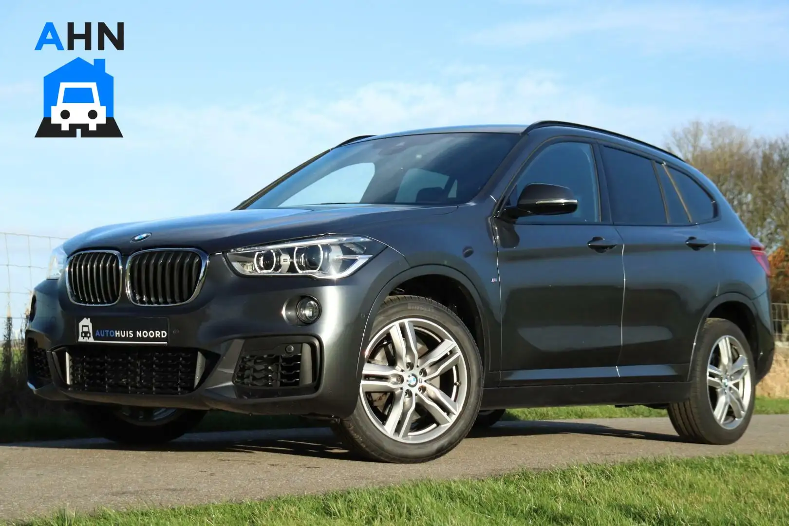 BMW X1 xDrive20i / M-Sport / M Pakket / 192PK / Trekhaak Grigio - 1