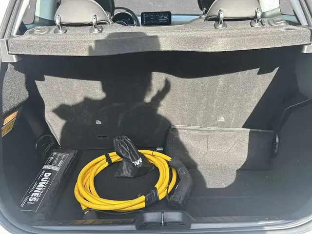 Fiat 500E view 10