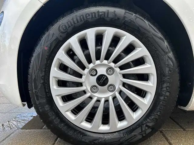 Fiat 500E view 9