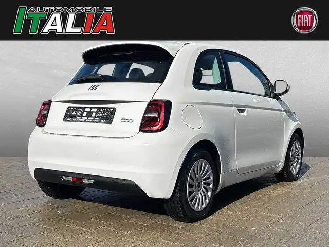 Fiat 500E view 2