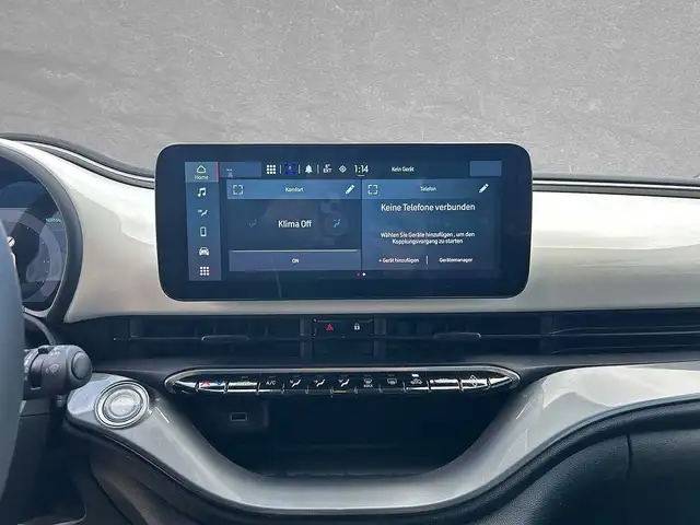 Fiat 500E view 12