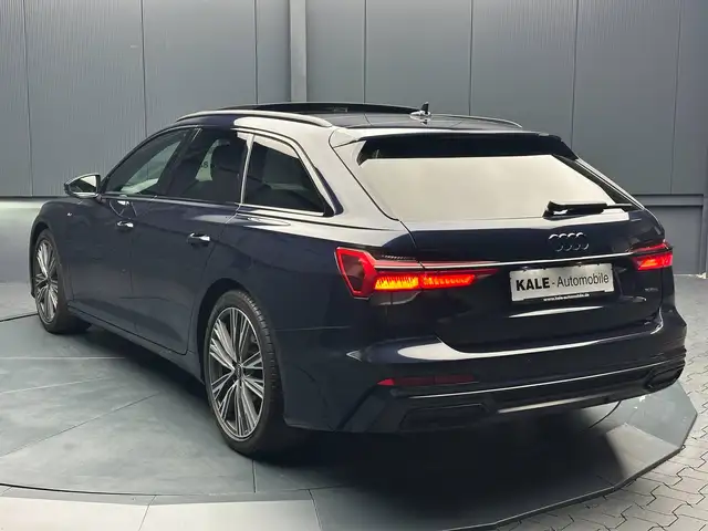 Audi A6 Avant view 3