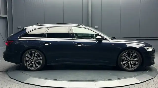 Audi A6 Avant view 6