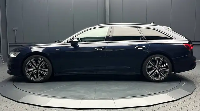 Audi A6 Avant view 2