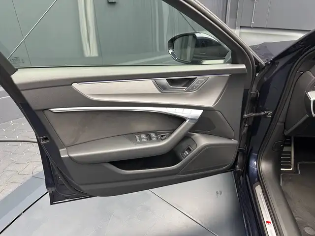 Audi A6 Avant view 14